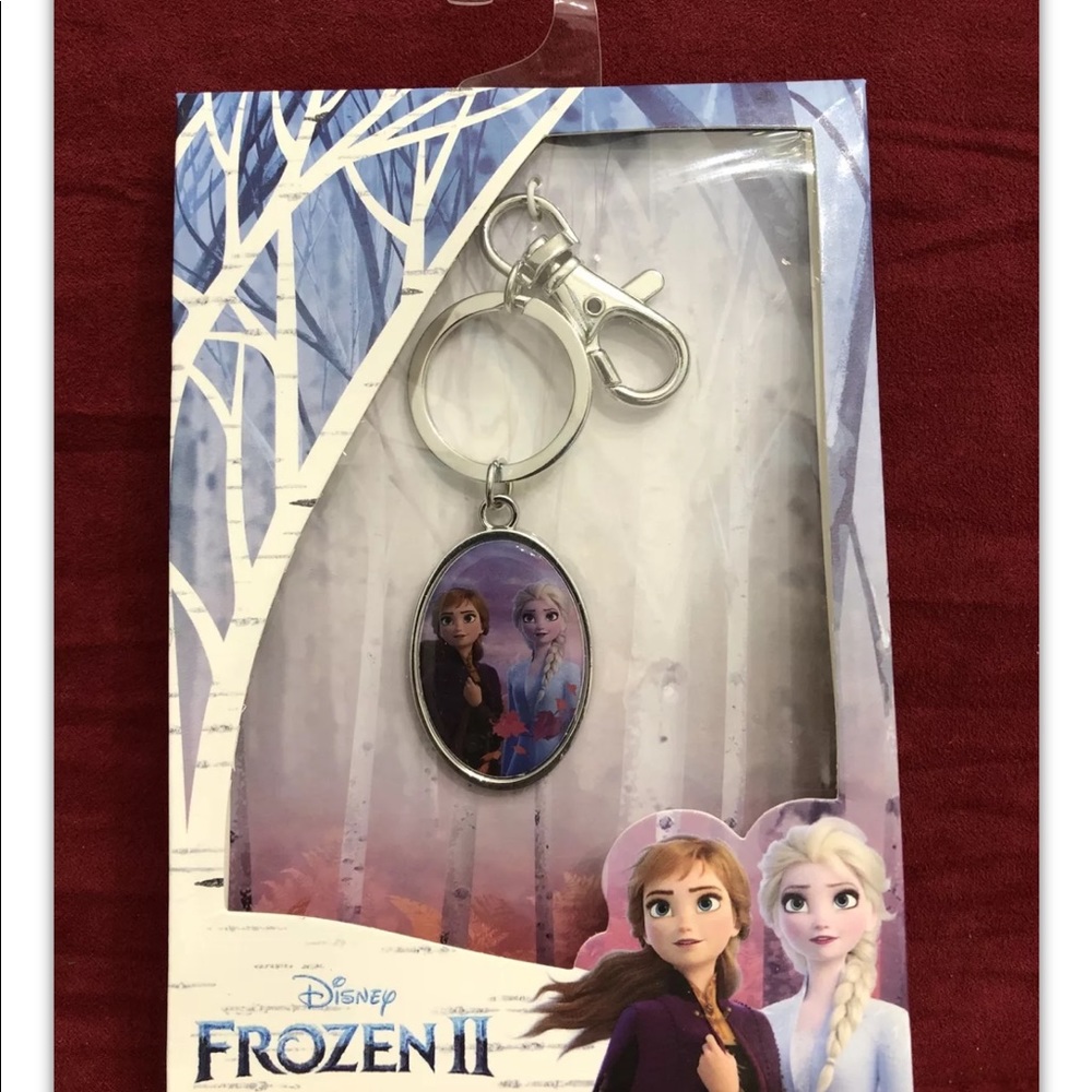 Disney Frozen Key Chain Elsa and Anna Pendant Oval  Charm Silvertone